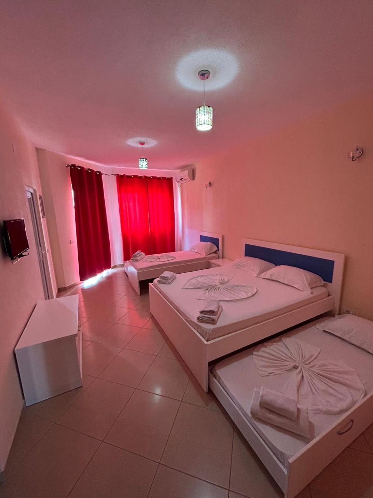 Hotel Comfort Shëngjin 外观 照片