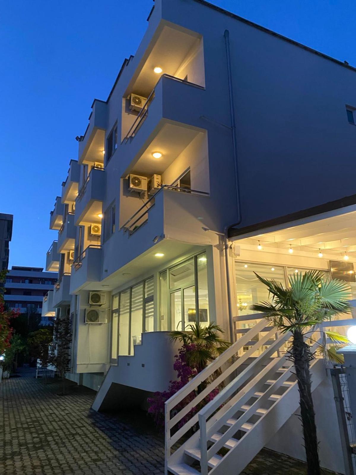 Hotel Comfort Shëngjin 外观 照片